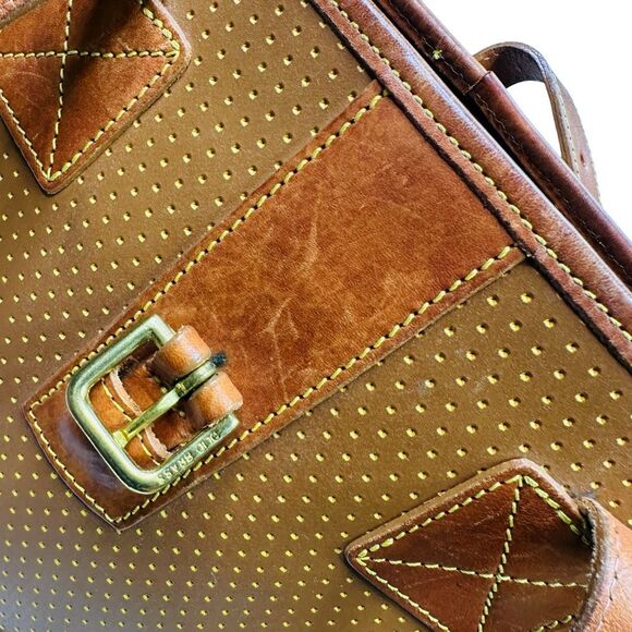 Vintage Dooney & Bourke Caramel Cabriolet Leather Bucket Bag - 10” x 7.5” x 5” - Picture 14 of 14